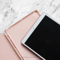 iPad case 12.9/Air5/iPad 9/mini7 輕快可愛博美犬 附筆槽平板保護套