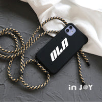 iPhone 15/14/13/12/11/SE3 客製化 英文字母 黑色 二合一 防摔背繩手機殼-B字型