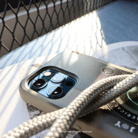 iPhone 17/16/15/14/13/12/SE3 經典皮紋相機 二合一防摔背繩手機殼