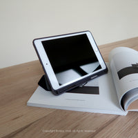 iPad case 12.9/Air5/iPad 9/mini7 奶油臘腸犬 附筆槽平板保護套