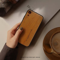 iPhone 13/13pro/12/11/SE3 客製手寫 刻字 木紋防摔手機殼C款