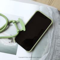 iPhone 13/13pro/12/11/SE3 悠然巴塞隆納背繩背帶手機殼